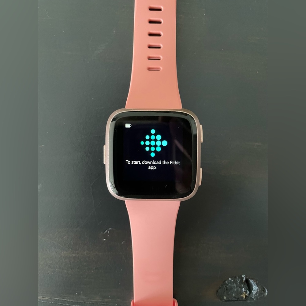 Fitbit Versa Watch - Picture 2 of 3